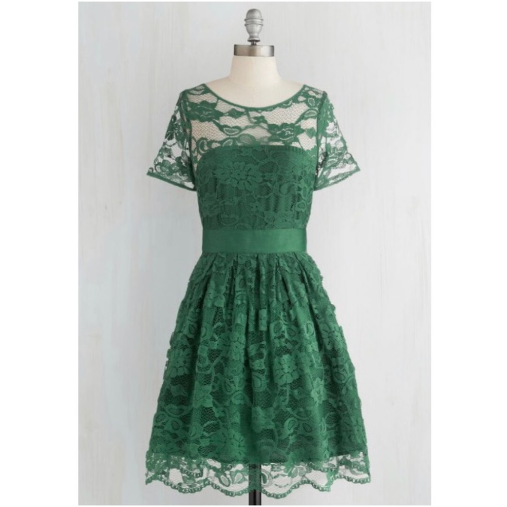 Adrift on a Cloud in Emerald - Size 16